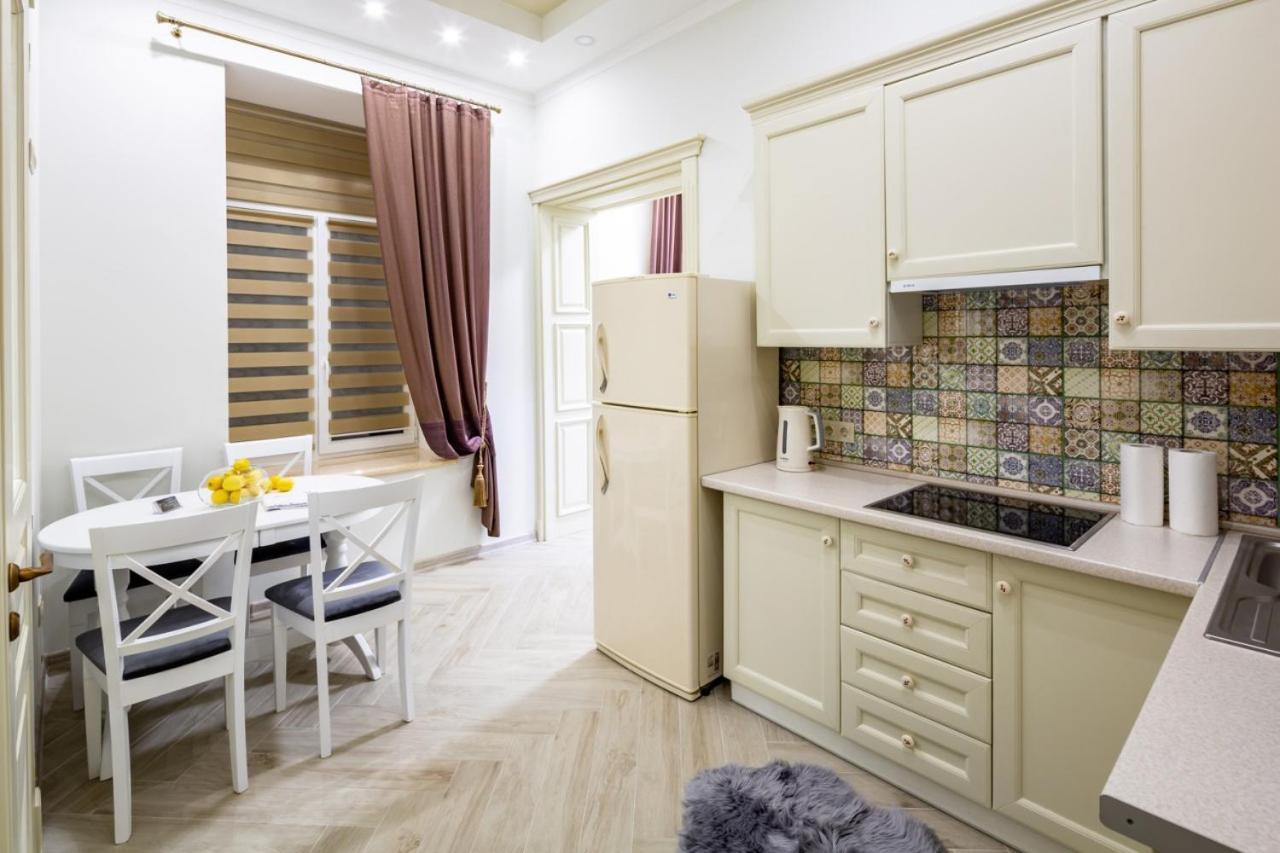 Avangard Sholom Aleikhem 1 Apart Lviv Ngoại thất bức ảnh